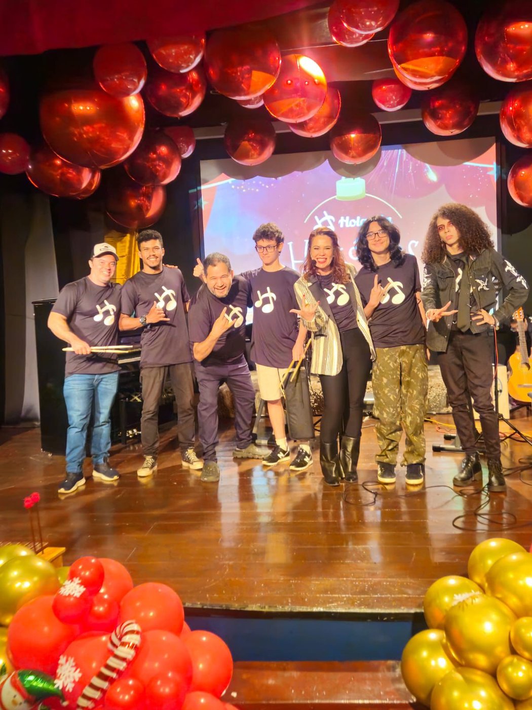 Equipe completa da Escola de Música Holanda Premium